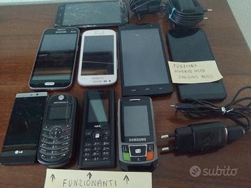 cellulari vintage 8 + smartphone. 