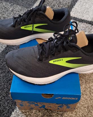 Scarpe Brooks modello Launch 7