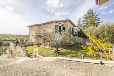 PORZIONE DI BIFAMILIARE A PALOMBARA SABINA