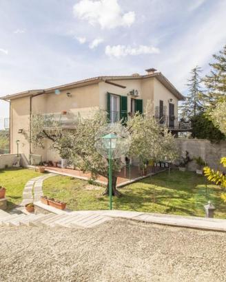 PORZIONE DI BIFAMILIARE A PALOMBARA SABINA