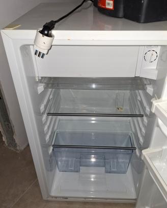 credenza cucina vetrina divano
