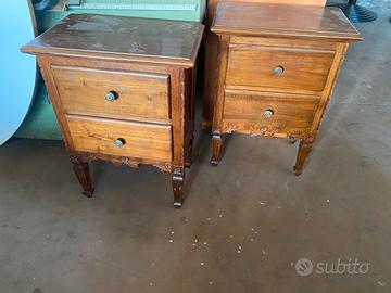 Comodini in noce massello