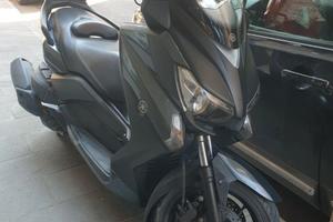 Yamaha XMAX 400