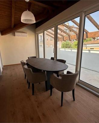 Attico / Mansarda di 140 m² con 3 locali a Modena
