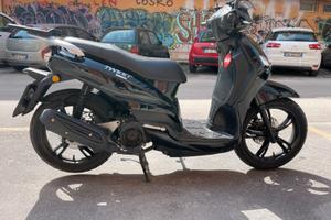 Scooter Peugeot Tweet 125
