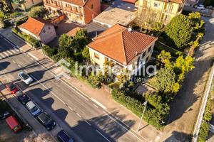Villa di 334 m² con più di 5 locali e box auto dop