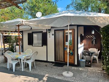 Casetta con roulotte in camping a 50m dal mare