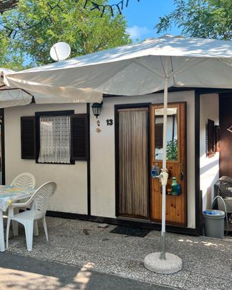 Casetta con roulotte in camping a 50m dal mare