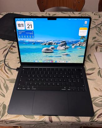 Mac Book Air 13” 2025