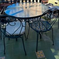 Tavolo Ferro e Vetro e 4 Sedie Ferro da Giardino