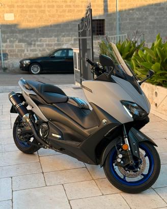 Yamaha t-max 560
