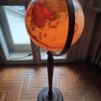 Mappamondo luminoso