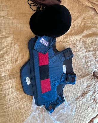 Casco e gilet  da equitazione