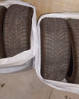 4 pneumatici GOODYEAR 4 stagioni-185/55/15 86V