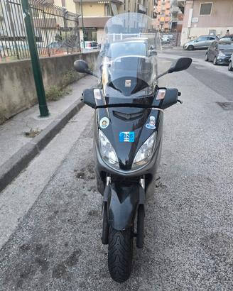 Yamaha X-Max 250