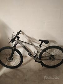 Giant Talon 2022 (PREZZO TRATTABILE)