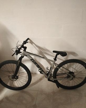 Giant Talon 2022 (PREZZO TRATTABILE)