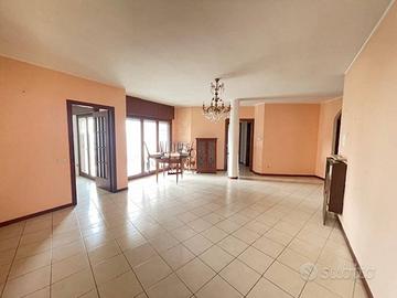 Appartamento di 120 m² con 3 locali e box auto dop