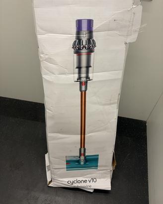 Dyson v 10 submarine igienizzata come nuova