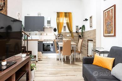 VILLA A SCHIERA A ROMA