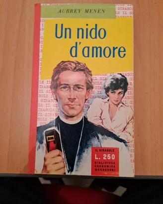 Libro Un nido d'amore di Aubrey Menen