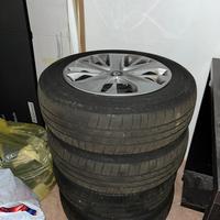 SET cerchi + gomme 4 stagioni
