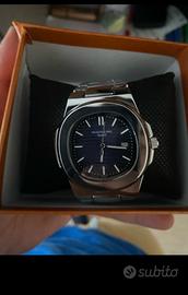 Orologio nuovo usato una sola volta