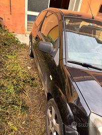 Fiesta 2006 175000km marciante