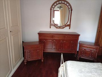 Comò comodini e specchio 