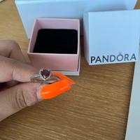 Anello Pandora cuore rosso