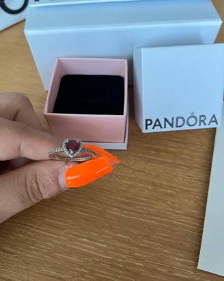 Anello Pandora cuore rosso