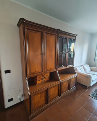 Cassettiera con cristalliera modulari separabili