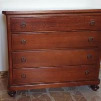 Comò in legno massello con piano in marmo
