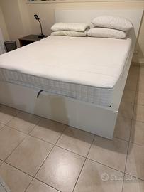 Letto matrimoniale con contenitore