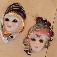 coppia maschere in porcellana stile veneziano