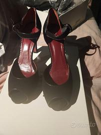 Scarpe aperte decolté camoscio nere numero 38.