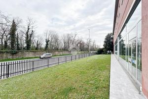 CAPANNONE A VEDANO AL LAMBRO