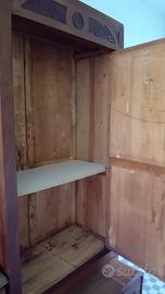 Armadio antico in legno