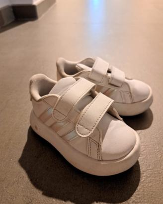 scarpe bimba Adidas taglia 22 bianche