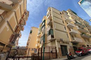 4 LOCALI A TORRE DEL GRECO