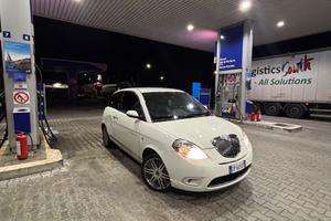 Lancia ypsilon modamilano 2008