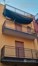 Stabile Su Due Livelli Con Ingresso Indipendente