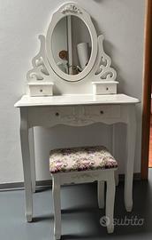 Postazione  trucco per bambina