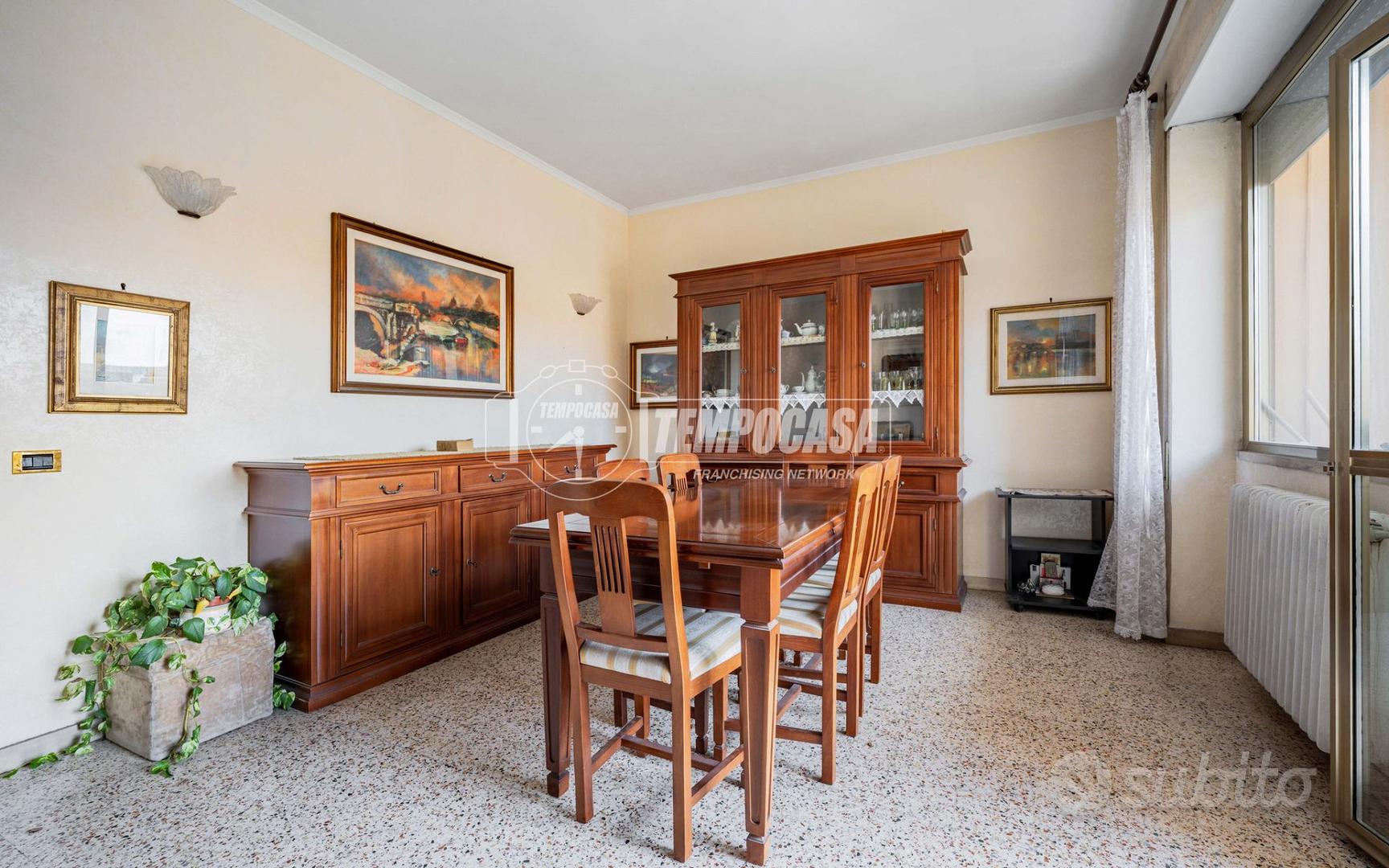 Apartment in Roma, Acilia Sud, Municipio Roma X - Altro