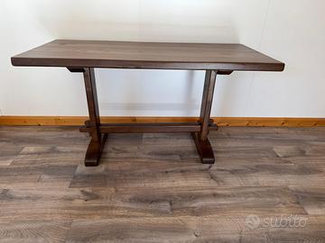 TAVOLO IN LEGNO DI NOCE SCURO