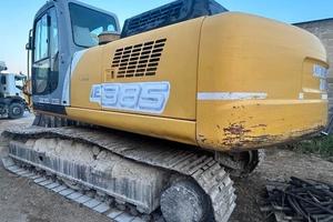 escavatore New Holland 345
