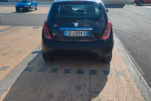 lancia Y 1.3 Mjt 2005 € 1500 kn 282000