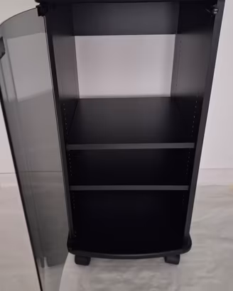Mobiletto come nuovo. 