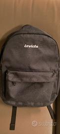 Zaino Invicta nero con dettagli glitterati