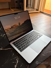 Macbook air M4 (2025), 16 gb ram , 256 ssd